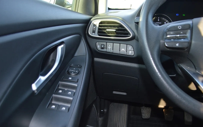 Hyundai I30 cena 21500 przebieg: 324216, rok produkcji 2018 z Warta małe 191